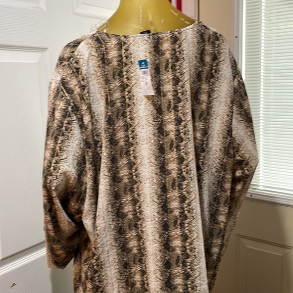 Rue+ top - Picture 5 of 10